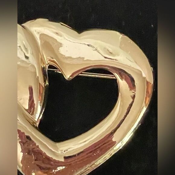 Vintage 2.75” gold tone large double intertwined heart brooch - Picture 3 of 7